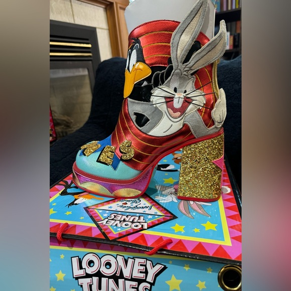 Brand New Irregular Choice Looney Tunes “That’s all Folks” platform boots 11.5 - Picture 8 of 12